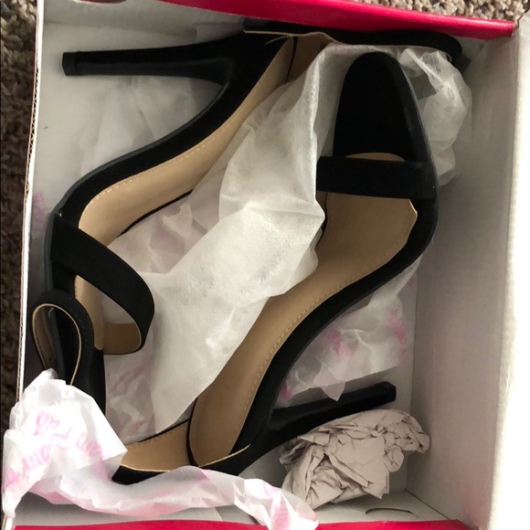 Heels - Picture 2 of 3